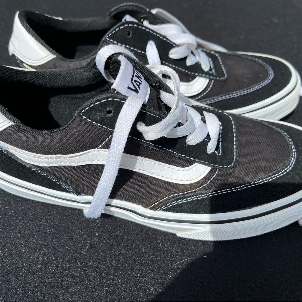 Vans Kids youth Black & White Old Skool Skate Shoes good condition size 4 - Picture 8 of 10